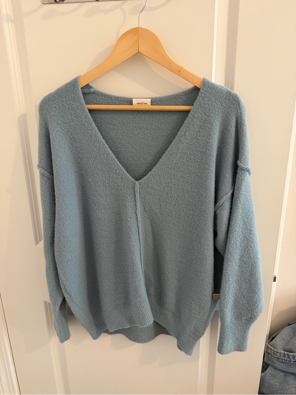 Wilfred V-Neck Cozy Blue Sweater - Elevated Basics